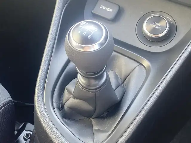 トヨタ ＧＲヤリス RC 熊本県 2023(令5)年 1.2万km スーパーホワイトⅡ 社外オーディオ/・AUX/USB/アイドリングストップ/横滑り防止機能/革巻きステアリング/・ステアリングリモコン/オートライト/・LEDライト/・フォグランプ/・ヘッドライトレベライザー/電動格納ミラー/・ウィンカーミラー/ETC/純正フロアマット/純正アルミホイール/リモコンキー/・スペアキー2本（板キー）