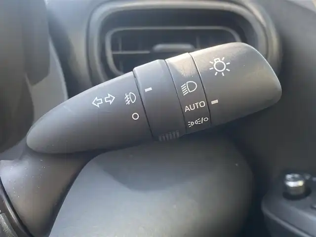 トヨタ ＧＲヤリス RC 熊本県 2023(令5)年 1.2万km スーパーホワイトⅡ 社外オーディオ/・AUX/USB/アイドリングストップ/横滑り防止機能/革巻きステアリング/・ステアリングリモコン/オートライト/・LEDライト/・フォグランプ/・ヘッドライトレベライザー/電動格納ミラー/・ウィンカーミラー/ETC/純正フロアマット/純正アルミホイール/リモコンキー/・スペアキー2本（板キー）