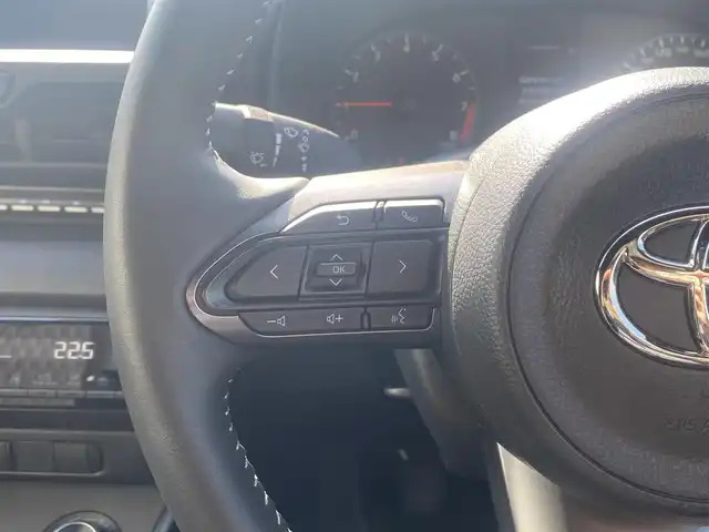 トヨタ ＧＲヤリス RC 熊本県 2023(令5)年 1.2万km スーパーホワイトⅡ 社外オーディオ/・AUX/USB/アイドリングストップ/横滑り防止機能/革巻きステアリング/・ステアリングリモコン/オートライト/・LEDライト/・フォグランプ/・ヘッドライトレベライザー/電動格納ミラー/・ウィンカーミラー/ETC/純正フロアマット/純正アルミホイール/リモコンキー/・スペアキー2本（板キー）