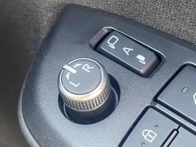 トヨタ ＧＲヤリス RC 熊本県 2023(令5)年 1.2万km スーパーホワイトⅡ 社外オーディオ/・AUX/USB/アイドリングストップ/横滑り防止機能/革巻きステアリング/・ステアリングリモコン/オートライト/・LEDライト/・フォグランプ/・ヘッドライトレベライザー/電動格納ミラー/・ウィンカーミラー/ETC/純正フロアマット/純正アルミホイール/リモコンキー/・スペアキー2本（板キー）