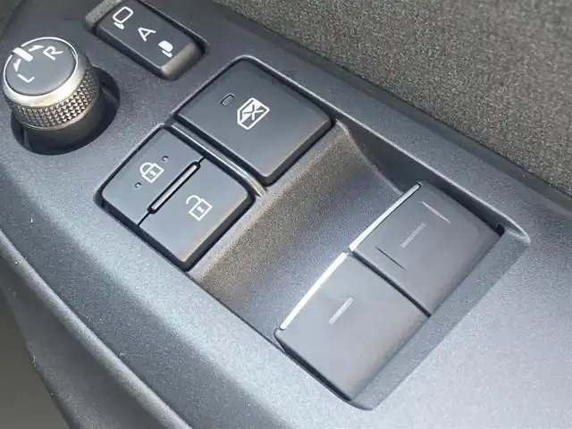 トヨタ ＧＲヤリス RC 熊本県 2023(令5)年 1.2万km スーパーホワイトⅡ 社外オーディオ/・AUX/USB/アイドリングストップ/横滑り防止機能/革巻きステアリング/・ステアリングリモコン/オートライト/・LEDライト/・フォグランプ/・ヘッドライトレベライザー/電動格納ミラー/・ウィンカーミラー/ETC/純正フロアマット/純正アルミホイール/リモコンキー/・スペアキー2本（板キー）