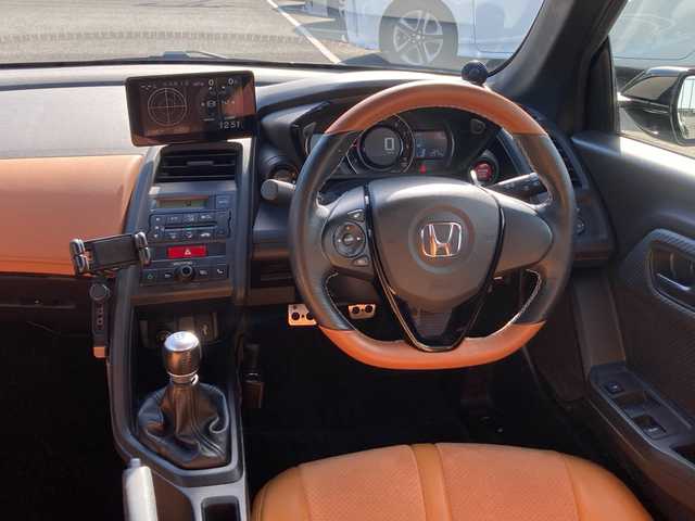 ホンダ Ｓ６６０ β 佐賀県 2017(平29)年 2.6万km プレミアムミスティックナイトパール 6MT/無限ハードトップ/純正ディスプレイオーディオ/バックカメラ/ETC/ドライブレコーダー/ステアリングリモコン/Clazzioシートカバー/プッシュスタート/スマートキー/LEDヘッドライト/Moduloアルミホイール/社外マフラー