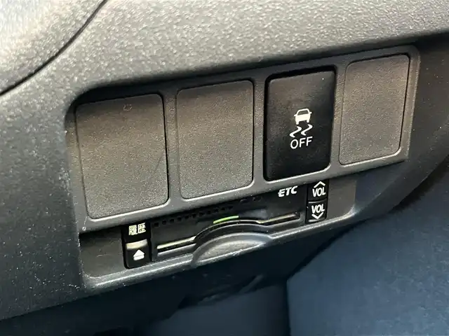 トヨタ カローラ ルミオン 1．5X エアロツアラー 三重県 2014(平26)年 8.6万km ホワイトパールクリスタルシャイン ワンオーナー/車検R9年1月23日/純正SDナビ/・フルセグ・Bluetooth/・CD/DVD再生・録音機能/バックカメラ/キーレス/ウィンカーミラー/フロアマット/ドアバイザー/プライバシーガラス/ビルトインETC/ヘッドライトレベライザー/電格ミラー