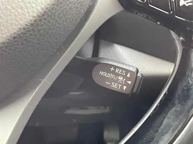 トヨタ Ｃ－ＨＲ G LEDエディション 佐賀県 2018(平30)年 13.3万km ブラックマイカ フルモデリスタ/トヨタセーフティセンス/・プリクラッシュセーフティ/・レーダークルーズコントロール/・レーンディパーチャーアラート/・オートマチックハイビーム/クリアランスソナー/ブラインドスポットモニター/純正9型ナビ/・バックカメラ/・フルセグTV/BT/CD/DVD/ハーフレザーシート/シートヒーター/純正18インチAW/LEDヘッドライト/フォグランプ/オートライト/ETC/社外ドラレコ/電動パーキングスイッチ/GPSレーダー探知機/トノカバー/スペアキー×1/取扱説明書/保証書