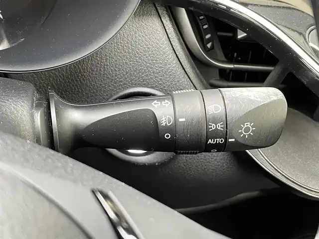 トヨタ Ｃ－ＨＲ G LEDエディション 佐賀県 2018(平30)年 13.3万km ブラックマイカ フルモデリスタ/トヨタセーフティセンス/・プリクラッシュセーフティ/・レーダークルーズコントロール/・レーンディパーチャーアラート/・オートマチックハイビーム/クリアランスソナー/ブラインドスポットモニター/純正9型ナビ/・バックカメラ/・フルセグTV/BT/CD/DVD/ハーフレザーシート/シートヒーター/純正18インチAW/LEDヘッドライト/フォグランプ/オートライト/ETC/社外ドラレコ/電動パーキングスイッチ/GPSレーダー探知機/トノカバー/スペアキー×1/取扱説明書/保証書