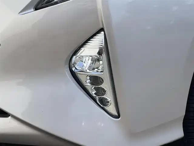 トヨタ プリウス S 岩手県 2016(平28)年 5.8万km スティールブロンドM 禁煙車/４WD/トヨタセーフティセンス/純正ディーラーOPナビ/→フルセグTV/BT/CD/DVD/バックカメラ/プリクラッシュセーフティ/横滑り防止装置/レーダークルーズコントロール/レーンキープアシスト/リアコーナーセンサー/前後ドライブレコーダー/ビルトインETC/革巻きステアリング/ステアリングスイッチ/プッシュスタート/スマートキー/LEDヘッドライト/オートライト/フォグランプ/電動格納ミラー/ウィンカーミラー/純正フロアマット/ドアバイザー