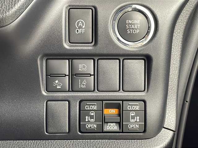 トヨタ ヴォクシー ZS 煌Ⅱ 鹿児島県 2020(令2)年 4.6万km ブラック 純正10インチSDナビ/（Bluetooth/フルセグTV/FM/AM/CD/DVD）/純正フリップダウンモニター/バックカメラ/両側パワースライドドア/社外前後ドライブレコーダー/ビルトインETC/オートライト/オートマチックハイビーム/LEDヘッドライト/前後コーナーセンサー/純正フロアマット/ドアバイザー/クルーズコントロール/スマートキー/プッシュスタート