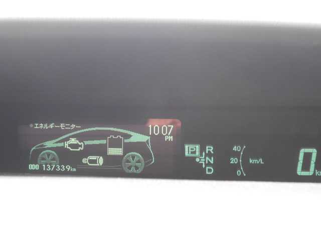 トヨタ プリウス S 栃木県 2011(平23)年 13.8万km ブラック ソーラーパネル付ムーンルーフ/ソーラーベンチレーションシステム/社外ディスプレイオーディオ(FH-9400DVS)/        (Bluetooth/DVD・CD再生/USB)/バックカメラ/デジタルインナーミラー/純正17インチアルミ+ノーマルタイヤ車内積込/　　　　　　　　　　　　( 215/45R17)/LEDヘッドライト/LEDフォグランプ/オートライト/ビルトインETC/プッシュスタート/スマートキー/ステアリングスイッチ/ALLオートパワーウインド/フロアマット/ドアバイザー/サイドカーテンエアバッグ/Wエアバッグ/ABS/新車保証書/取扱説明書