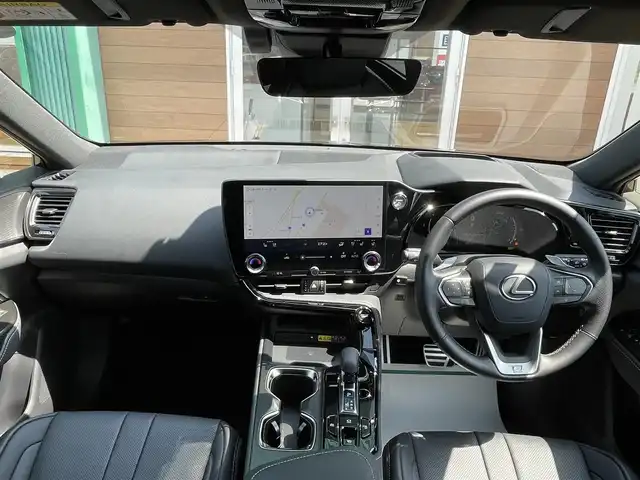 レクサス ＮＸ 350h Fスポーツ 宮崎県 2023(令5)年 1.7万km グラファイトブラックガラスフレーク ワンオーナー/BSM/HUD/純正14インチナビ/フルセグTV Bluetooth/全周囲カメラ/レーダークルーズコントロール/パドルシフト/衝突軽減ブレーキ/レザーシート/両前席パワーシート/パワーバックドア/ビルトインETC/純正20インチアルミホイール/フォグランプ