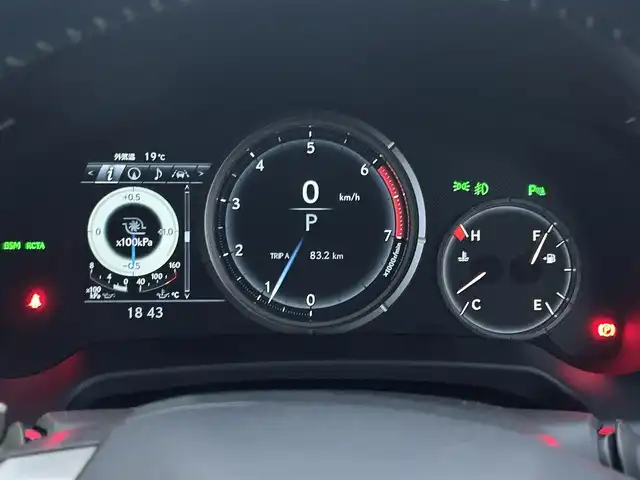 レクサス ＲＸ 200t Fスポーツ 広島県 2017(平29)年 6.1万km ソニッククォーツ 禁煙車/ステアリングヒーター/パドルシフト/純正メーカーナビ/(BT/DVD/AUX/SD/USB)/純正20インチAW/フルセグテレビ/アラウンドビューモニター/追従機能付きクルーズコントロール/レーンキープアシスト/クリアランスソナー/ブラインドスポットモニター/プリクラッシュ/走行３モード切替(Eco、Normal、Sports)/EVモード走行/プッシュスタート/電動リアゲート/メモリ付きパワーシート/シートヒーター(全席)/シートベンチレーション(D＋N)/オートライト/オートマチックハイビーム/純正LEDヘッドライト/ビルトインETC2.0