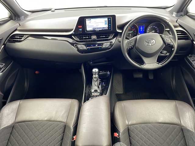 トヨタ Ｃ－ＨＲ G－T 栃木県 2017(平29)年 8.1万km メタルストリームM 社外ナビ / 【AM/FM/CD/DVD/SD/USB/BT】/バックカメラ/プリクラッシュセーフティ/ブラインドスポットモニター/クリアランスソナー/LDA操舵支援/モデリスタエアロ/前席シートヒーター/フロントワイパーデアイサー/オートブレーキホールド/横滑り防止装置/純正フロアマット/純正ドアバイザー/スペアキー１本