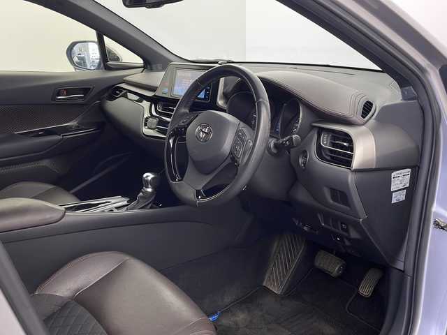トヨタ Ｃ－ＨＲ G－T 栃木県 2017(平29)年 8.1万km メタルストリームM 社外ナビ / 【AM/FM/CD/DVD/SD/USB/BT】/バックカメラ/プリクラッシュセーフティ/ブラインドスポットモニター/クリアランスソナー/LDA操舵支援/モデリスタエアロ/前席シートヒーター/フロントワイパーデアイサー/オートブレーキホールド/横滑り防止装置/純正フロアマット/純正ドアバイザー/スペアキー１本