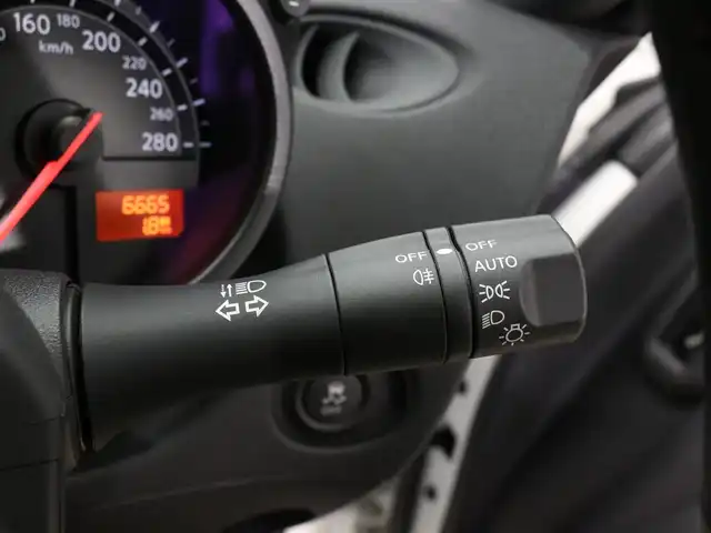日産 フェアレディ Ｚ ニスモ 三重県 2021(令3)年 0.7万km ブリリアントホワイトパール カーウイングスナビゲーションシステム/・カーウイングス対応HDDナビ/・地デジTV/・DVD/CD/・BOSEサウンドシステム(8スピーカー)/・アクティブサウンドコントロール/・アクティブノイズコントロール/・ステアリングスイッチ/バックカメラ/「nismo」ロゴ入280km/hスケールアナログメーター/車両情報ディスプレイ/3連サブメーター/「nismo」ロゴ/レッドステッチ入RECARO製革/スエード調ファブリックコンビバケットシート/レッドステッチ入革/アルカンターラ巻コンビステアリングホイール/ステアリングスイッチ/MTシンクロレブコントロール/純正19インチRAYS製ブラック塗装アルミホイール/レッドアルミキャリパー対向ビストンブレーキ/リアビスカスLSD/VDC/TCS/専用チューニングコンピューター/YAMAHA製パフォーマンスダンパー/専用サスペンション/ブラック加飾HIDヘッドランプ/・オートライト/プッシュエンジンスタート/インテリジェントキー×2/新車時保証書/取扱説明書