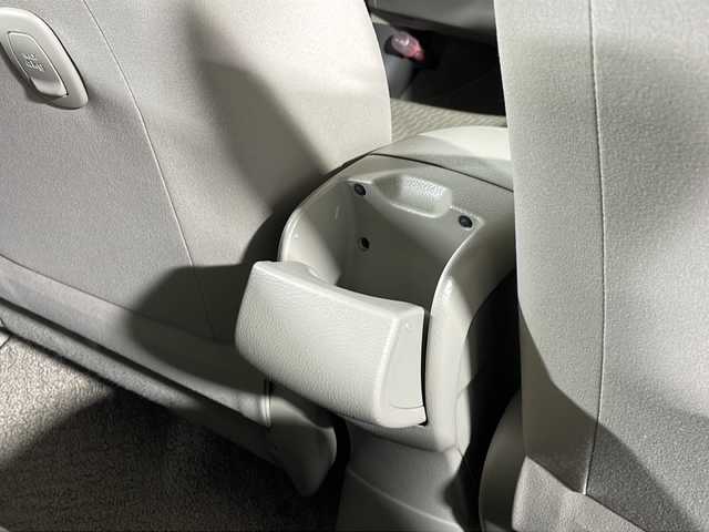 トヨタ ベルタ X 福岡県 2010(平22)年 5.6万km シルバーマイカM ナビ/Wエアバッグ/純正フロアマット