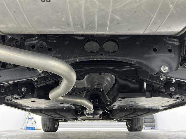 スバル クロストレック リミテッド 三重県 2023(令5)年 1.8万km 青 禁煙車/アイサイト コアテクノロジー/［プリクラッシュブレーキ/前側方プリクラッシュブレーキ/緊急時プリクラッシュステアリング/後退時ブレーキアシスト/AT誤発進抑制制御/ AT誤後進抑制制御/ツーリングアシスト/全車速追従機能付クルーズコントロール/定速クルーズコントロール/車線逸脱抑制/車線逸脱警報/ふらつき警報/先行車発進お知らせ機能/青信号お知らせ機能］/運転支援テクノロジー［スバルリヤビークルディテクション（後側方警戒支援システム）/エマージェンシーレーンキープアシスト/ドライバー異常時対応システム］/純正ナビ/ AppleCarPlay/AndroidAuto/フルセグTV/USB/デジタルマルチビューモニター/ETC/シートヒーター/パワーシート/ステアリングヒーター/パドルシフト/オートライト/LEDヘッドライト/ステアリングスイッチ/革巻きステアリング