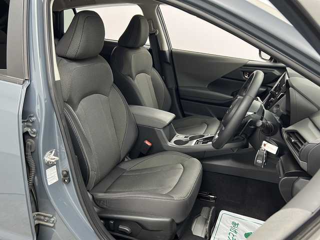 スバル クロストレック リミテッド 三重県 2023(令5)年 1.8万km 青 禁煙車/アイサイト コアテクノロジー/［プリクラッシュブレーキ/前側方プリクラッシュブレーキ/緊急時プリクラッシュステアリング/後退時ブレーキアシスト/AT誤発進抑制制御/ AT誤後進抑制制御/ツーリングアシスト/全車速追従機能付クルーズコントロール/定速クルーズコントロール/車線逸脱抑制/車線逸脱警報/ふらつき警報/先行車発進お知らせ機能/青信号お知らせ機能］/運転支援テクノロジー［スバルリヤビークルディテクション（後側方警戒支援システム）/エマージェンシーレーンキープアシスト/ドライバー異常時対応システム］/純正ナビ/ AppleCarPlay/AndroidAuto/フルセグTV/USB/デジタルマルチビューモニター/ETC/シートヒーター/パワーシート/ステアリングヒーター/パドルシフト/オートライト/LEDヘッドライト/ステアリングスイッチ/革巻きステアリング
