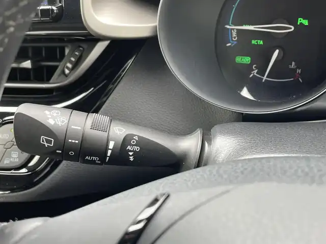 トヨタ Ｃ－ＨＲ G LEDエディション 島根県 2018(平30)年 5.1万km ホワイトパールクリスタルシャイン トヨタセーフティセンス/純正エアロ/純正9インチナビ/CD/DVD/DTV/Bluetooth/バックカメラ/レーダークルーズコントロール/LEDオートライト/オートマチックハイビーム /LDA/プリクラッシュセーフティ/ハーフレザー調シート/シートヒーター /純正18インチアルミホイール/ビルトインETC/ドライブレコーダー/クリアランスソナー /BSM/ステアリングスイッチ