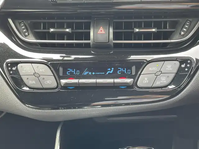 トヨタ Ｃ－ＨＲ G LEDエディション 島根県 2018(平30)年 5.1万km ホワイトパールクリスタルシャイン トヨタセーフティセンス/純正エアロ/純正9インチナビ/CD/DVD/DTV/Bluetooth/バックカメラ/レーダークルーズコントロール/LEDオートライト/オートマチックハイビーム /LDA/プリクラッシュセーフティ/ハーフレザー調シート/シートヒーター /純正18インチアルミホイール/ビルトインETC/ドライブレコーダー/クリアランスソナー /BSM/ステアリングスイッチ