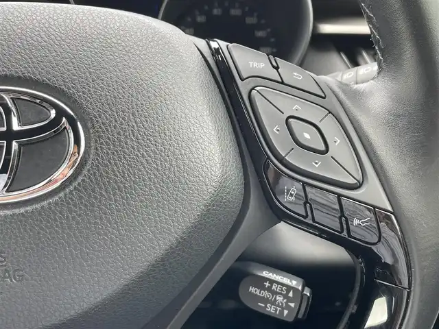 トヨタ Ｃ－ＨＲ G LEDエディション 島根県 2018(平30)年 5.1万km ホワイトパールクリスタルシャイン トヨタセーフティセンス/純正エアロ/純正9インチナビ/CD/DVD/DTV/Bluetooth/バックカメラ/レーダークルーズコントロール/LEDオートライト/オートマチックハイビーム /LDA/プリクラッシュセーフティ/ハーフレザー調シート/シートヒーター /純正18インチアルミホイール/ビルトインETC/ドライブレコーダー/クリアランスソナー /BSM/ステアリングスイッチ