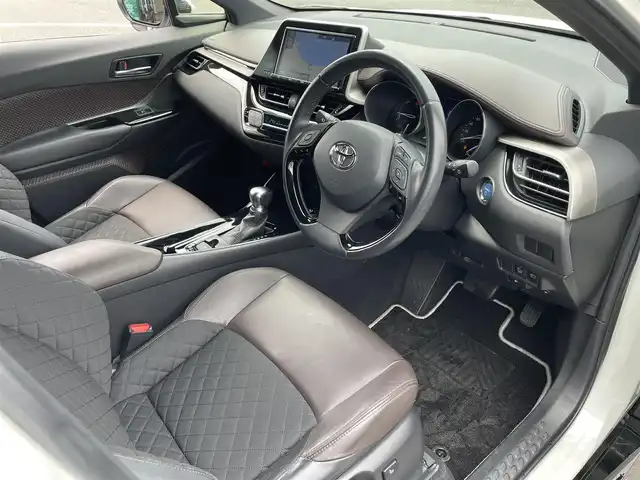 トヨタ Ｃ－ＨＲ G LEDエディション 島根県 2018(平30)年 5.1万km ホワイトパールクリスタルシャイン トヨタセーフティセンス/純正エアロ/純正9インチナビ/CD/DVD/DTV/Bluetooth/バックカメラ/レーダークルーズコントロール/LEDオートライト/オートマチックハイビーム /LDA/プリクラッシュセーフティ/ハーフレザー調シート/シートヒーター /純正18インチアルミホイール/ビルトインETC/ドライブレコーダー/クリアランスソナー /BSM/ステアリングスイッチ