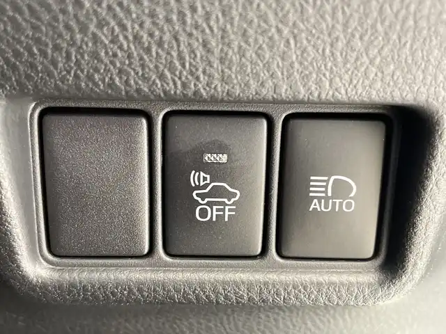 トヨタ Ｃ－ＨＲ G LEDエディション 埼玉県 2018(平30)年 5.1万km ホワイトパールクリスタルシャイン トヨタセーフティーセンス/エアロ /純正9インチメモリナビ /バックカメラ /レーダークルーズコントロール /LED /ハーフレザーシート /シートヒーター /純正18インチアルミ /ブラインドスポットモニター/ステアリングスイッチ /純正ETC