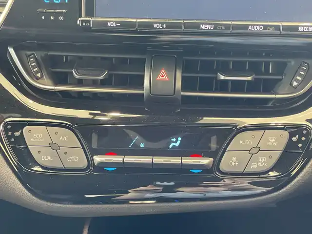 トヨタ Ｃ－ＨＲ G LEDエディション 埼玉県 2018(平30)年 5.1万km ホワイトパールクリスタルシャイン トヨタセーフティーセンス/エアロ /純正9インチメモリナビ /バックカメラ /レーダークルーズコントロール /LED /ハーフレザーシート /シートヒーター /純正18インチアルミ /ブラインドスポットモニター/ステアリングスイッチ /純正ETC