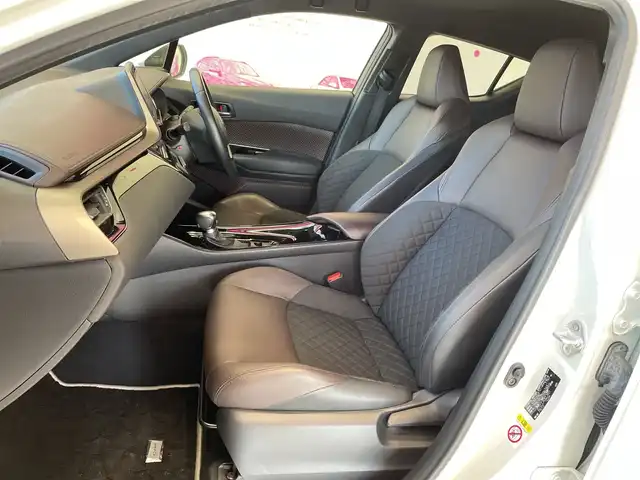 トヨタ Ｃ－ＨＲ G LEDエディション 埼玉県 2018(平30)年 5.1万km ホワイトパールクリスタルシャイン トヨタセーフティーセンス/エアロ /純正9インチメモリナビ /バックカメラ /レーダークルーズコントロール /LED /ハーフレザーシート /シートヒーター /純正18インチアルミ /ブラインドスポットモニター/ステアリングスイッチ /純正ETC