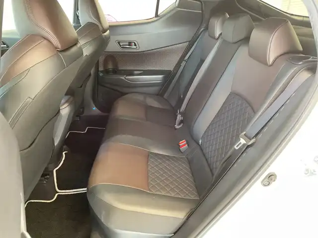 トヨタ Ｃ－ＨＲ G LEDエディション 埼玉県 2018(平30)年 5.1万km ホワイトパールクリスタルシャイン トヨタセーフティーセンス/エアロ /純正9インチメモリナビ /バックカメラ /レーダークルーズコントロール /LED /ハーフレザーシート /シートヒーター /純正18インチアルミ /ブラインドスポットモニター/ステアリングスイッチ /純正ETC