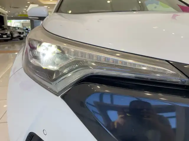 トヨタ Ｃ－ＨＲ G LEDエディション 埼玉県 2018(平30)年 5.1万km ホワイトパールクリスタルシャイン トヨタセーフティーセンス/エアロ /純正9インチメモリナビ /バックカメラ /レーダークルーズコントロール /LED /ハーフレザーシート /シートヒーター /純正18インチアルミ /ブラインドスポットモニター/ステアリングスイッチ /純正ETC