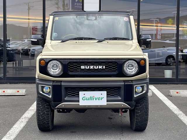 スズキ ジムニー XC 道東・釧路十勝 2018(平30)年 6.5万km シフォンアイボリーメタリックブラック2トーンルーフ ・４WD/・５速マニュアル/・社外ナビ/（BT/フルセグTV/SD/CD/DVD/USB/AM/FM）/・バックカメラ/・スズキセーフティサポート/・リフトアップ/・社外2本出しマフラー/・社外ウッドコンビステアリング/・ETC/・LEDヘッドライト/・前後ドライブレコーダー/・クルーズコントロール/・ダウンヒルアシストコントロール/・ヘッドライトウォッシャー/・ターボタイマー/・社外フロントバンパーガード/・社外16インチアルミホイール/・社外フロアマット/・社外ドアバイザー/・電動格納ミラー/・ウィンカーミラー
