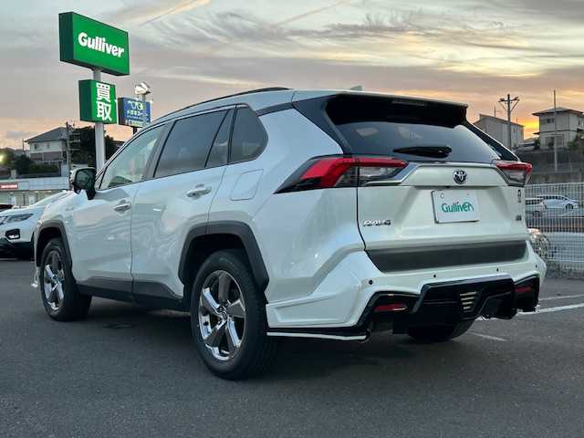 トヨタ ＲＡＶ４ ハイブリットG 茨城県 2020(令2)年 13.2万km 白 純正ＳＤナビ　/-BT/AM/FM/CD/フルセグTV/クルーズコントロール　/ＥＴＣ　/バックカメラ　/D席N席シートヒーター　/Ｄ席パワーシート　/コーナーセンサー前後　/ＬＥＤヘッドライト　/オートマチックハイビーム　/デジタルインナーミラー　/ステアリングヒーター/レザーシート/純正フロアマット/ブラインドスポットモニター