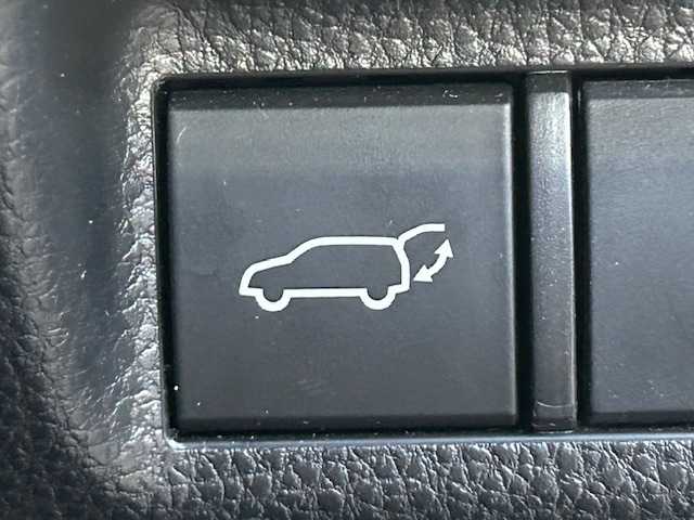 トヨタ ＲＡＶ４ ハイブリットG 茨城県 2020(令2)年 13.2万km 白 純正ＳＤナビ　/-BT/AM/FM/CD/フルセグTV/クルーズコントロール　/ＥＴＣ　/バックカメラ　/D席N席シートヒーター　/Ｄ席パワーシート　/コーナーセンサー前後　/ＬＥＤヘッドライト　/オートマチックハイビーム　/デジタルインナーミラー　/ステアリングヒーター/レザーシート/純正フロアマット/ブラインドスポットモニター