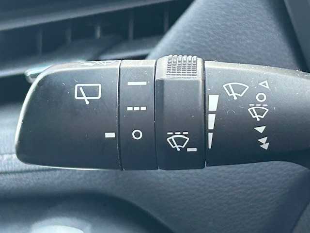 トヨタ ＲＡＶ４ ハイブリットG 茨城県 2020(令2)年 13.2万km 白 純正ＳＤナビ　/-BT/AM/FM/CD/フルセグTV/クルーズコントロール　/ＥＴＣ　/バックカメラ　/D席N席シートヒーター　/Ｄ席パワーシート　/コーナーセンサー前後　/ＬＥＤヘッドライト　/オートマチックハイビーム　/デジタルインナーミラー　/ステアリングヒーター/レザーシート/純正フロアマット/ブラインドスポットモニター