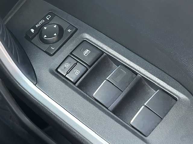 トヨタ ＲＡＶ４ ハイブリットG 茨城県 2020(令2)年 13.2万km 白 純正ＳＤナビ　/-BT/AM/FM/CD/フルセグTV/クルーズコントロール　/ＥＴＣ　/バックカメラ　/D席N席シートヒーター　/Ｄ席パワーシート　/コーナーセンサー前後　/ＬＥＤヘッドライト　/オートマチックハイビーム　/デジタルインナーミラー　/ステアリングヒーター/レザーシート/純正フロアマット/ブラインドスポットモニター