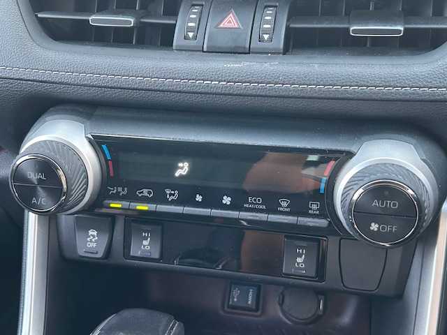 トヨタ ＲＡＶ４ ハイブリットG 茨城県 2020(令2)年 13.2万km 白 純正ＳＤナビ　/-BT/AM/FM/CD/フルセグTV/クルーズコントロール　/ＥＴＣ　/バックカメラ　/D席N席シートヒーター　/Ｄ席パワーシート　/コーナーセンサー前後　/ＬＥＤヘッドライト　/オートマチックハイビーム　/デジタルインナーミラー　/ステアリングヒーター/レザーシート/純正フロアマット/ブラインドスポットモニター