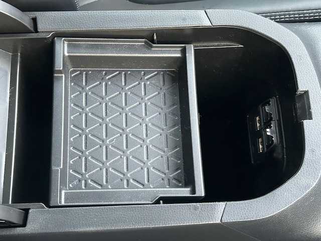 トヨタ ＲＡＶ４ ハイブリットG 茨城県 2020(令2)年 13.2万km 白 純正ＳＤナビ　/-BT/AM/FM/CD/フルセグTV/クルーズコントロール　/ＥＴＣ　/バックカメラ　/D席N席シートヒーター　/Ｄ席パワーシート　/コーナーセンサー前後　/ＬＥＤヘッドライト　/オートマチックハイビーム　/デジタルインナーミラー　/ステアリングヒーター/レザーシート/純正フロアマット/ブラインドスポットモニター