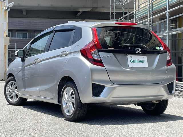 ホンダ フィット 13G Fパッケージ 千葉県 2015(平27)年 3.6万km アラバスターシルバーメタリック シティブレーキアクティブシステム/純正SDナビゲーション/（CD/DVD/SD/BT/ワンセグTV）/バックカメラ/ETC/アイドリングストップ/ステアリングスイッチ/キセノンライト/オートライト/ドアバイザー/電格ミラー/純正フロアマット/純正15インチアルミホイール