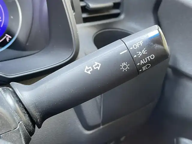 ホンダ フィット 13G Fパッケージ 千葉県 2015(平27)年 3.6万km アラバスターシルバーメタリック シティブレーキアクティブシステム/純正SDナビゲーション/（CD/DVD/SD/BT/ワンセグTV）/バックカメラ/ETC/アイドリングストップ/ステアリングスイッチ/キセノンライト/オートライト/ドアバイザー/電格ミラー/純正フロアマット/純正15インチアルミホイール