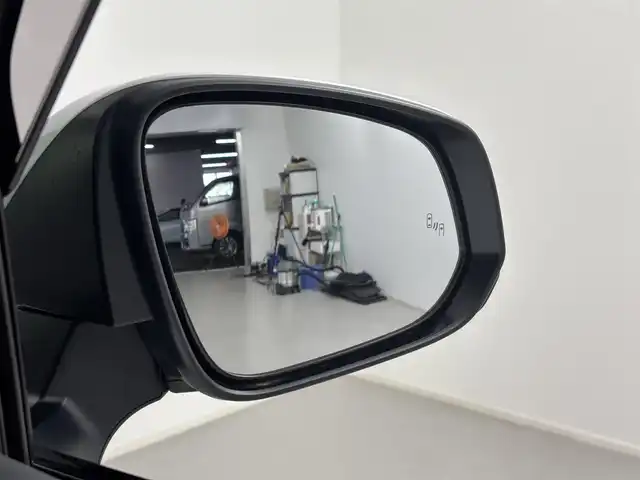 トヨタ ヴェルファイア ハイブリット Z プレミア 埼玉県 2023(令5)年 1.4万km プラチナホワイトパールマイカ 14インチ純正ナビ/　AM/FM/TV/USB/BT/両側パワースライドドア/衝突軽減ブレーキ/横滑り防止措置/レーンキープアシスト/レーダークルーズ/ロードサイドアシスト/コーナーセンサー/プロアクティブドライビングアシスト/レーンチェンジアシスト/ブラインドスポットモニター/後方車両接近告知/パーキングサポートブレーキ/安心降車アシスト/インテリジェントパーキングアシスト/ヒーデットドアミラー/ヒーデットウィンドウ/前席＋2列目シートヒーター、エアシート/N席＋2列目オットマン/ドライブレコーダー/電動リアゲート/ウッドコンビハンドル/置くだけ充電/ECOモード/EVモード/ブレーキホールド/ウインカーミラー/ドアバイザー/デジタルインナー/ハンドルヒーター/LEDヘッドライト/フォグランプ