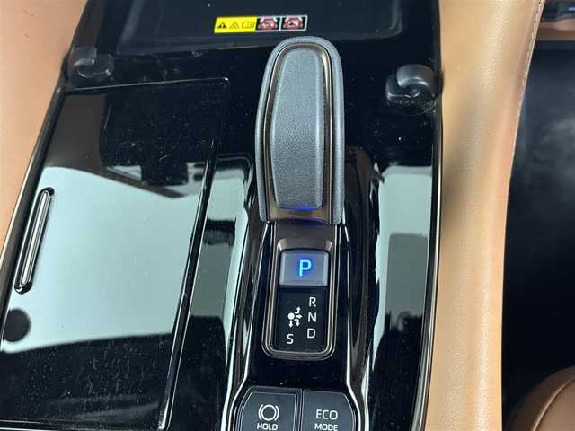 トヨタ ヴェルファイア ハイブリット Z プレミア 埼玉県 2023(令5)年 1.4万km プラチナホワイトパールマイカ 14インチ純正ナビ/　AM/FM/TV/USB/BT/両側パワースライドドア/衝突軽減ブレーキ/横滑り防止措置/レーンキープアシスト/レーダークルーズ/ロードサイドアシスト/コーナーセンサー/プロアクティブドライビングアシスト/レーンチェンジアシスト/ブラインドスポットモニター/後方車両接近告知/パーキングサポートブレーキ/安心降車アシスト/インテリジェントパーキングアシスト/ヒーデットドアミラー/ヒーデットウィンドウ/前席＋2列目シートヒーター、エアシート/N席＋2列目オットマン/ドライブレコーダー/電動リアゲート/ウッドコンビハンドル/置くだけ充電/ECOモード/EVモード/ブレーキホールド/ウインカーミラー/ドアバイザー/デジタルインナー/ハンドルヒーター/LEDヘッドライト/フォグランプ
