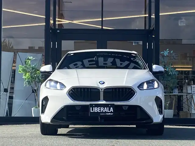 ＢＭＷ ＢＭＷ １２０ｄ Mスポーツ 福岡県 2025(令7)年 0.1万km アルピンホワイトⅢ ・アダプティブクルーズコントロール/・純正ナビ/BT/USB/carplay/・全方位カメラ/・黒革シート/シートヒーター/・ETC/・純正18AW/・保証書/・取扱説明書/・スペアキー