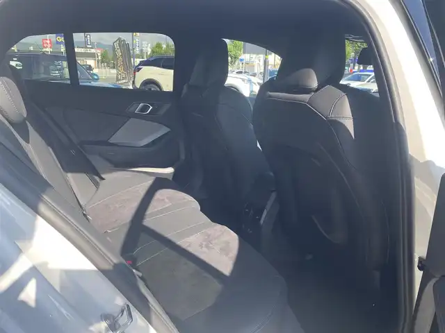 ＢＭＷ ＢＭＷ １２０ｄ Mスポーツ 福岡県 2025(令7)年 0.1万km アルピンホワイトⅢ ・アダプティブクルーズコントロール/・純正ナビ/BT/USB/carplay/・全方位カメラ/・黒革シート/シートヒーター/・ETC/・純正18AW/・保証書/・取扱説明書/・スペアキー