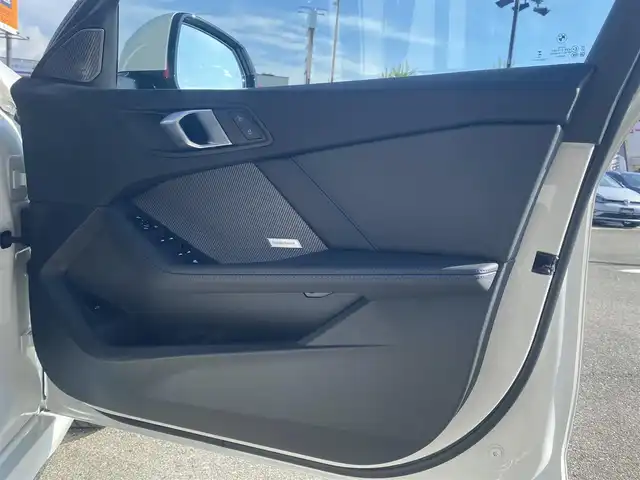 ＢＭＷ ＢＭＷ １２０ｄ Mスポーツ 福岡県 2025(令7)年 0.1万km アルピンホワイトⅢ ・アダプティブクルーズコントロール/・純正ナビ/BT/USB/carplay/・全方位カメラ/・黒革シート/シートヒーター/・ETC/・純正18AW/・保証書/・取扱説明書/・スペアキー