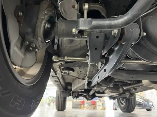 スズキ ジムニー シエラ JC 三重県 2018(平30)年 2万km ブルーイッシュブラックパール3 ガソリン/パートタイム4WD/フロア4AT/純正 8インチナビ AVIC-RLS901/（CD/DVD/MSV/SD/FM/AM/DTV/Bluetooth/iPod/USB/AUX）/バックカメラ/ドライブレコーダー 前後（デジタルミラー内蔵）/ETC/安全/・デュアルセンサーブレーキサポート/・車線逸脱警報機能/・ふらつき警報機能/・標識認識機能/・ハイビームアシスト/・トラクションコントロールシステム/・ヒルディセントコントロール/など/装備/・デジタルインナーミラー（ドラレコ一体型）/・純正シートカバー/・クルーズコントロール/・シートヒーター/・オートエアコン/・ステアリングスイッチ/・オートライト/・LEDヘッドランプ/・フロントフォグランプ/・プッシュスタート/・電動格納ドアミラー/・純正15inAW/・背面スペアタイヤ/・DC→AC電源インバータ/・スマートキーx1/など