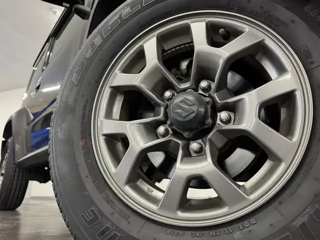 スズキ ジムニー シエラ JC 三重県 2018(平30)年 2万km ブルーイッシュブラックパール3 ガソリン/パートタイム4WD/フロア4AT/純正 8インチナビ AVIC-RLS901/（CD/DVD/MSV/SD/FM/AM/DTV/Bluetooth/iPod/USB/AUX）/バックカメラ/ドライブレコーダー 前後（デジタルミラー内蔵）/ETC/安全/・デュアルセンサーブレーキサポート/・車線逸脱警報機能/・ふらつき警報機能/・標識認識機能/・ハイビームアシスト/・トラクションコントロールシステム/・ヒルディセントコントロール/など/装備/・デジタルインナーミラー（ドラレコ一体型）/・純正シートカバー/・クルーズコントロール/・シートヒーター/・オートエアコン/・ステアリングスイッチ/・オートライト/・LEDヘッドランプ/・フロントフォグランプ/・プッシュスタート/・電動格納ドアミラー/・純正15inAW/・背面スペアタイヤ/・DC→AC電源インバータ/・スマートキーx1/など