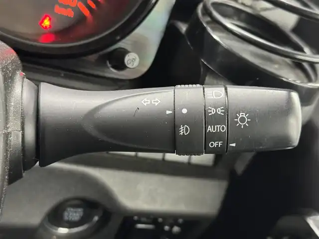 スズキ ジムニー シエラ JC 三重県 2018(平30)年 2万km ブルーイッシュブラックパール3 ガソリン/パートタイム4WD/フロア4AT/純正 8インチナビ AVIC-RLS901/（CD/DVD/MSV/SD/FM/AM/DTV/Bluetooth/iPod/USB/AUX）/バックカメラ/ドライブレコーダー 前後（デジタルミラー内蔵）/ETC/安全/・デュアルセンサーブレーキサポート/・車線逸脱警報機能/・ふらつき警報機能/・標識認識機能/・ハイビームアシスト/・トラクションコントロールシステム/・ヒルディセントコントロール/など/装備/・デジタルインナーミラー（ドラレコ一体型）/・純正シートカバー/・クルーズコントロール/・シートヒーター/・オートエアコン/・ステアリングスイッチ/・オートライト/・LEDヘッドランプ/・フロントフォグランプ/・プッシュスタート/・電動格納ドアミラー/・純正15inAW/・背面スペアタイヤ/・DC→AC電源インバータ/・スマートキーx1/など