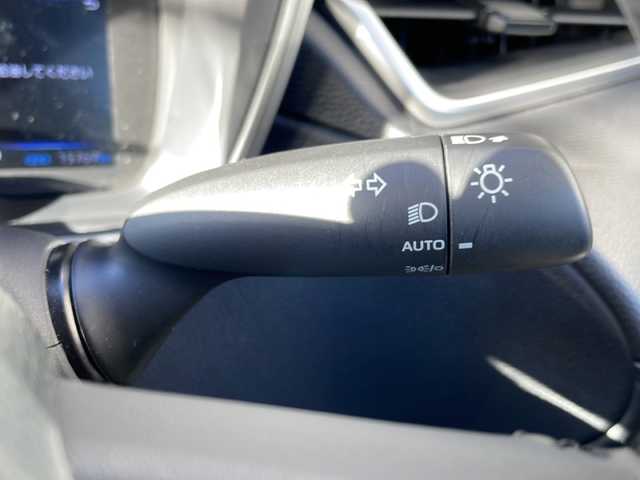 トヨタ カローラ クロス ハイブリッド G 山形県 2023(令5)年 1.6万km ダークブルーマイカM ・４WD/・純正ディスプレイオーディオ/Bluetooth/CD/DVD//AppleCarPlay/AndroidAuto/・バックカメラ/・ビルトインETC/・レーダークルーズコントロール/・レーントレーシングアシスト/・プリクラッシュセーフティ/・ロードサインアシスト/・先行車発進告知/・ハイビームアシスト/・LEDヘッドランプ/・前後クリアランスソナー/・パーキングサポートブレーキ/・電子パーキング/・ブレーキホールド/・純正マット/・保証書/・取扱説明書