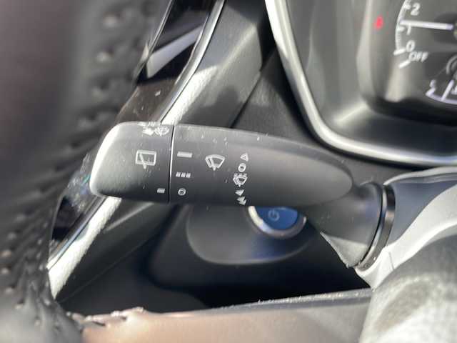 トヨタ カローラ クロス ハイブリッド G 山形県 2023(令5)年 1.6万km ダークブルーマイカM ・４WD/・純正ディスプレイオーディオ/Bluetooth/CD/DVD//AppleCarPlay/AndroidAuto/・バックカメラ/・ビルトインETC/・レーダークルーズコントロール/・レーントレーシングアシスト/・プリクラッシュセーフティ/・ロードサインアシスト/・先行車発進告知/・ハイビームアシスト/・LEDヘッドランプ/・前後クリアランスソナー/・パーキングサポートブレーキ/・電子パーキング/・ブレーキホールド/・純正マット/・保証書/・取扱説明書