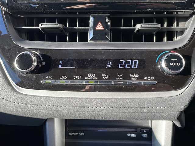 トヨタ カローラ クロス ハイブリッド G 山形県 2023(令5)年 1.6万km ダークブルーマイカM ・４WD/・純正ディスプレイオーディオ/Bluetooth/CD/DVD//AppleCarPlay/AndroidAuto/・バックカメラ/・ビルトインETC/・レーダークルーズコントロール/・レーントレーシングアシスト/・プリクラッシュセーフティ/・ロードサインアシスト/・先行車発進告知/・ハイビームアシスト/・LEDヘッドランプ/・前後クリアランスソナー/・パーキングサポートブレーキ/・電子パーキング/・ブレーキホールド/・純正マット/・保証書/・取扱説明書