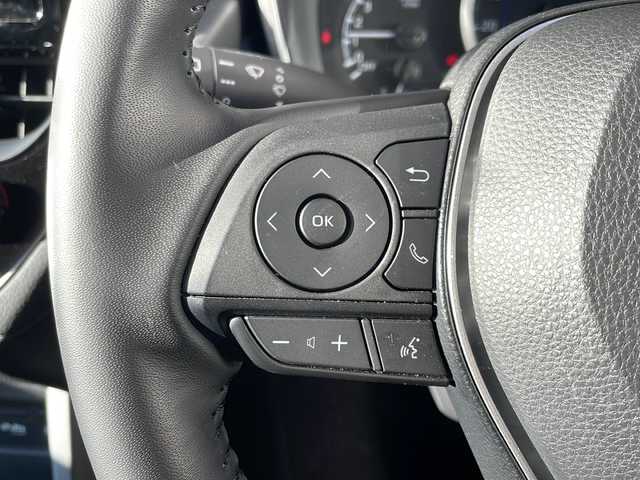 トヨタ カローラ クロス ハイブリッド G 山形県 2023(令5)年 1.6万km ダークブルーマイカM ・４WD/・純正ディスプレイオーディオ/Bluetooth/CD/DVD//AppleCarPlay/AndroidAuto/・バックカメラ/・ビルトインETC/・レーダークルーズコントロール/・レーントレーシングアシスト/・プリクラッシュセーフティ/・ロードサインアシスト/・先行車発進告知/・ハイビームアシスト/・LEDヘッドランプ/・前後クリアランスソナー/・パーキングサポートブレーキ/・電子パーキング/・ブレーキホールド/・純正マット/・保証書/・取扱説明書